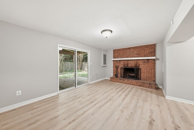 14126 Red River Dr