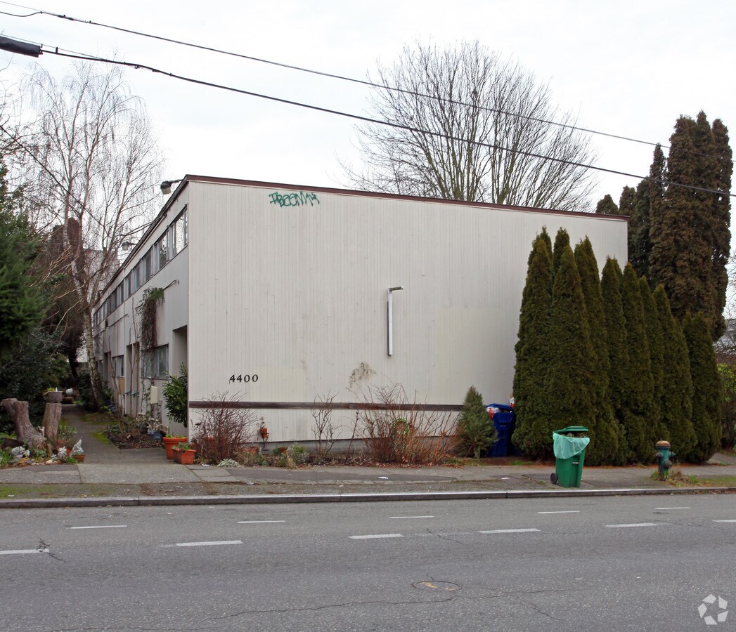 Foto principal - 4400 Fremont Ave N