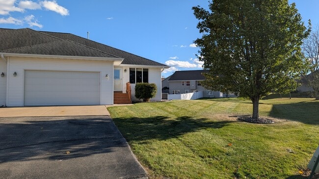 Building Photo - 1927 Little River Path