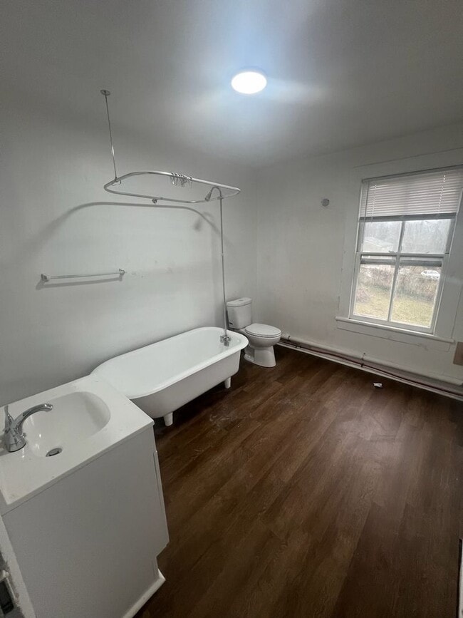 Photo - 5 bedroom 2 bath home! **SECTION 8 Welcome!**