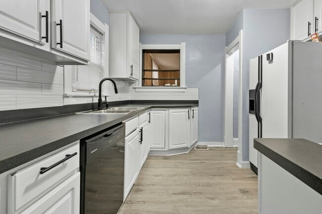 Photo - 1846 Harlan Rd