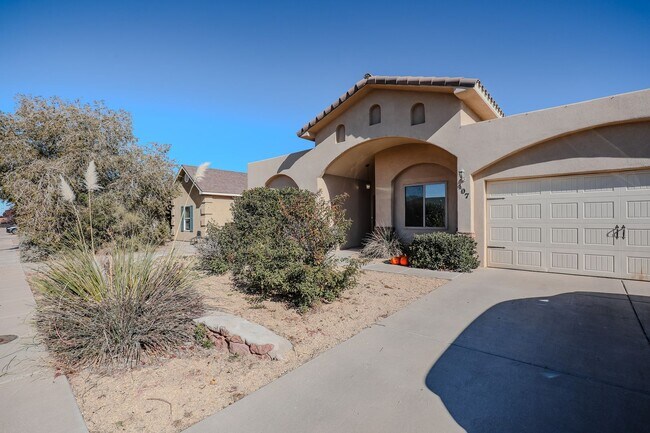 Photo - Roomy 4 bedroom Home with Solar Panels