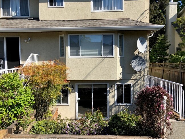 Building Photo - 2976 W 35th Ave