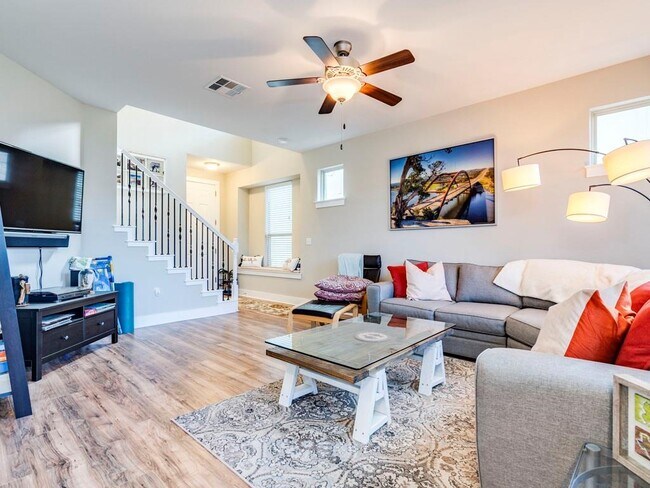 Photo - 9500 Hunter Ln