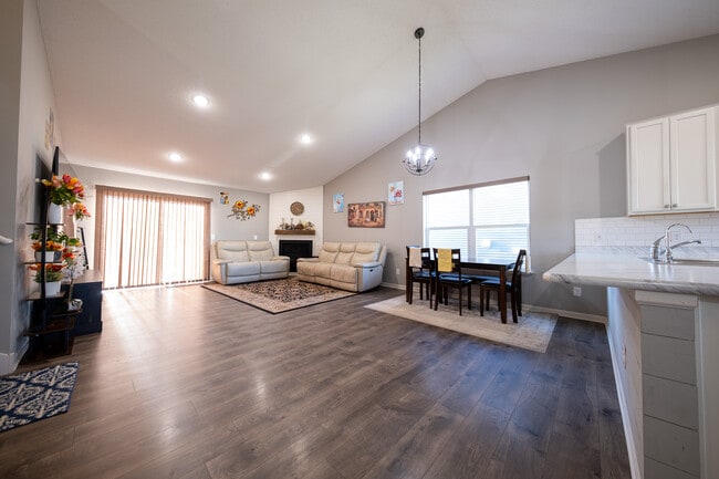 Photo - 15233 Emory Ave