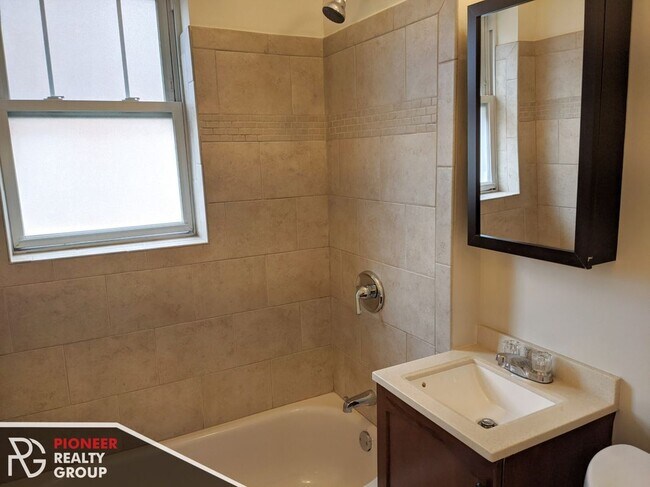 947 W Cornelia Ave Unit 957-1A