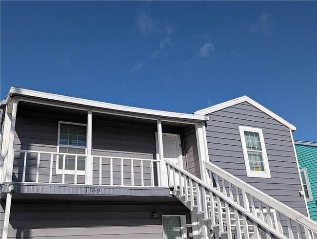 Building Photo - 1539 10th St Unit 1