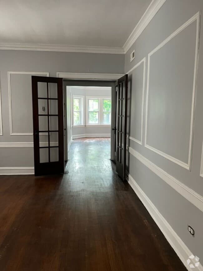 Building Photo - 8038 S Maryland Ave Unit 2 Rental