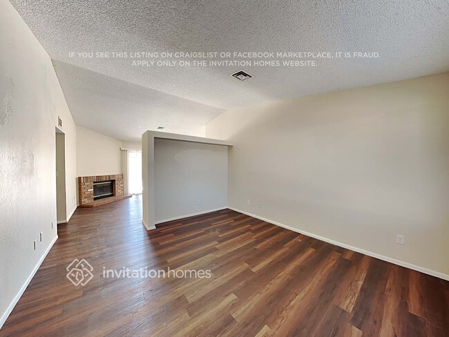 Photo - 11102 N 79th Ave
