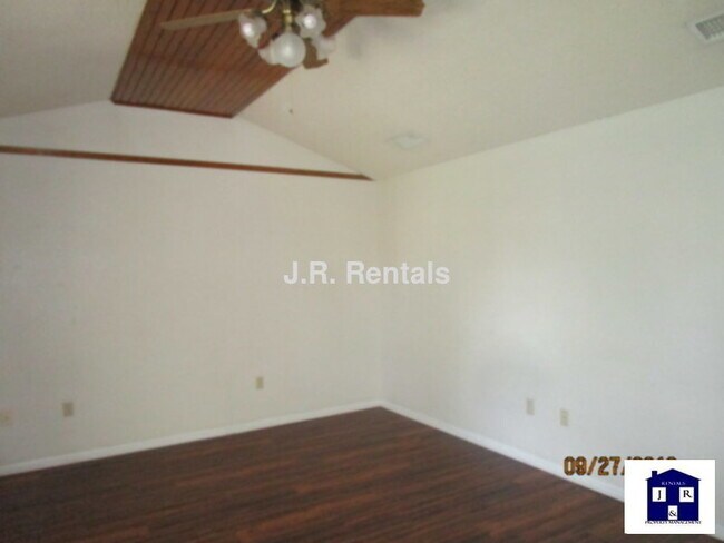 Photo - 216 Blanket Dr