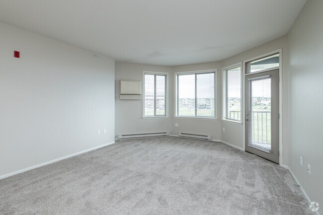 2BR, 2BA - 1,079SF - Living Room
