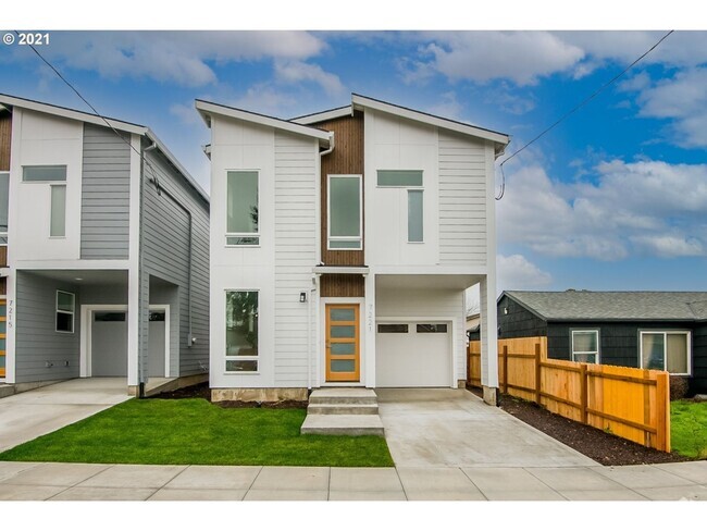 Building Photo - Stunning 3 bed/2.5 bath NEW CONSTRUCTION s... Rental