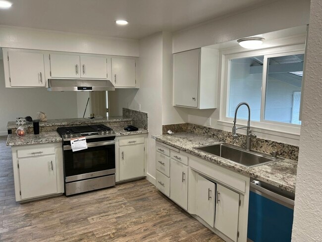 Photo - 7847 Olympic Way