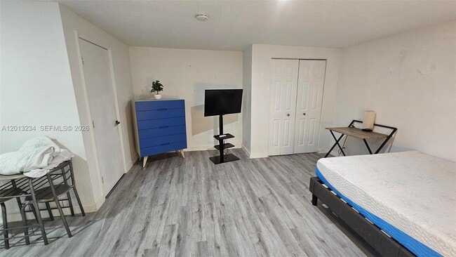 Photo - 4201 SW 32nd Dr Unit 1