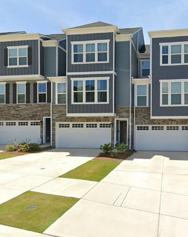 Building Photo - Room in Townhome on Crudent Rd