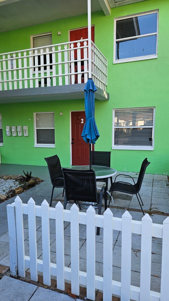 Patio privado - 309 Avanda Ct Unidad 2