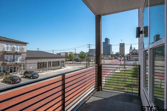 Photo - 522 W Erwin St