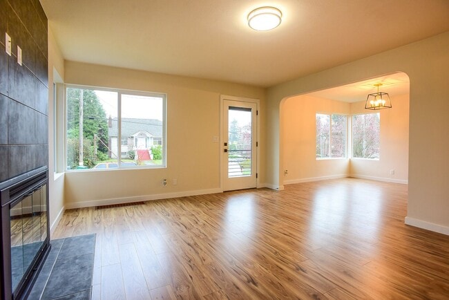 Photo - Beautiful 4 bedroom home in Ballard