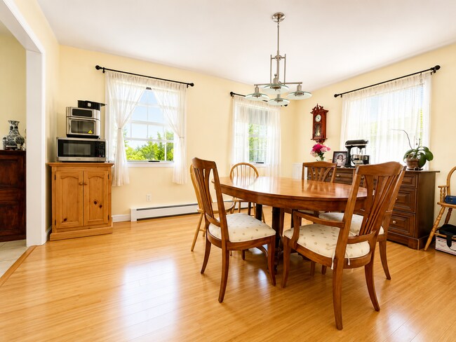 Photo - 296 Birchwood Dr N