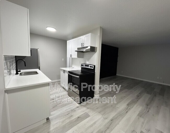 Photo - 10024-10154 154 St Unit One-Bedroom