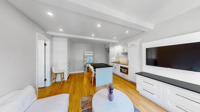 Building Photo - 45 Tudor City Pl Unit 1904