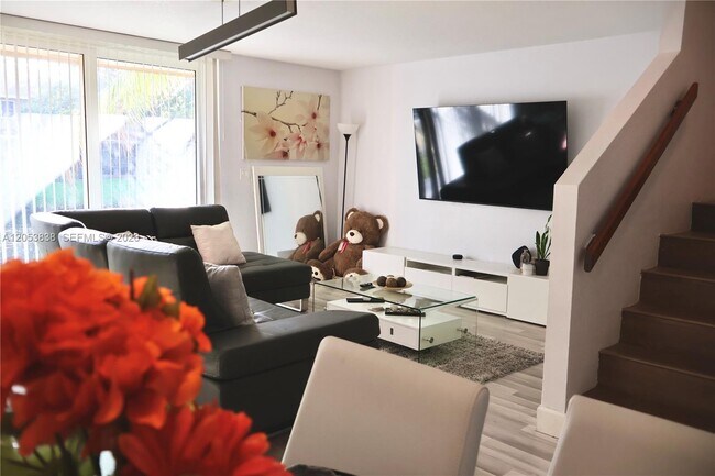 Photo - 1315 Hampton Blvd