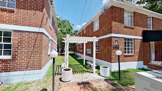Photo - 2853 College St Unit 2853 College St #1