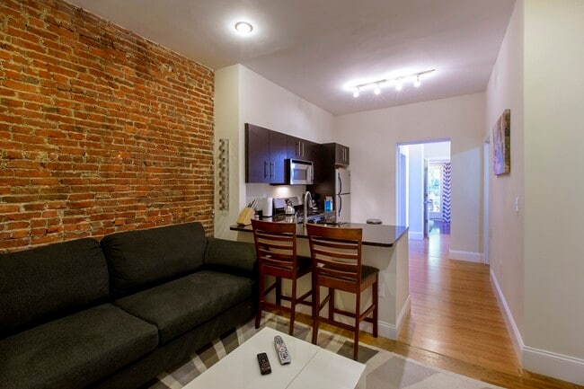Building Photo - 237 Northampton St Unit 1 Rental