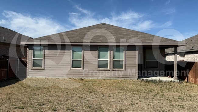 Photo - 225 Drumcliffe Dr