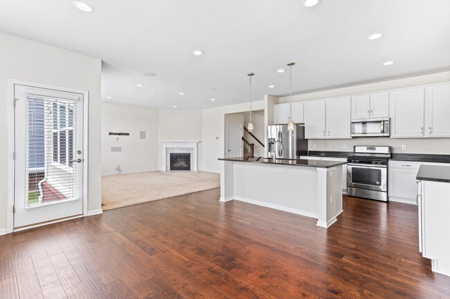 Photo - 897 Harrison St