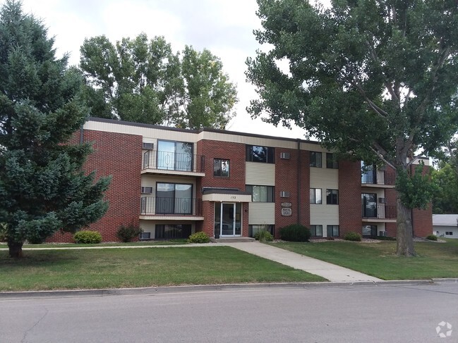 Penn Park Apts. Across from Tech School - 152 13th St NE Rental