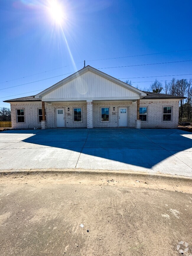 Building Photo - 1716 Rosemary Rental