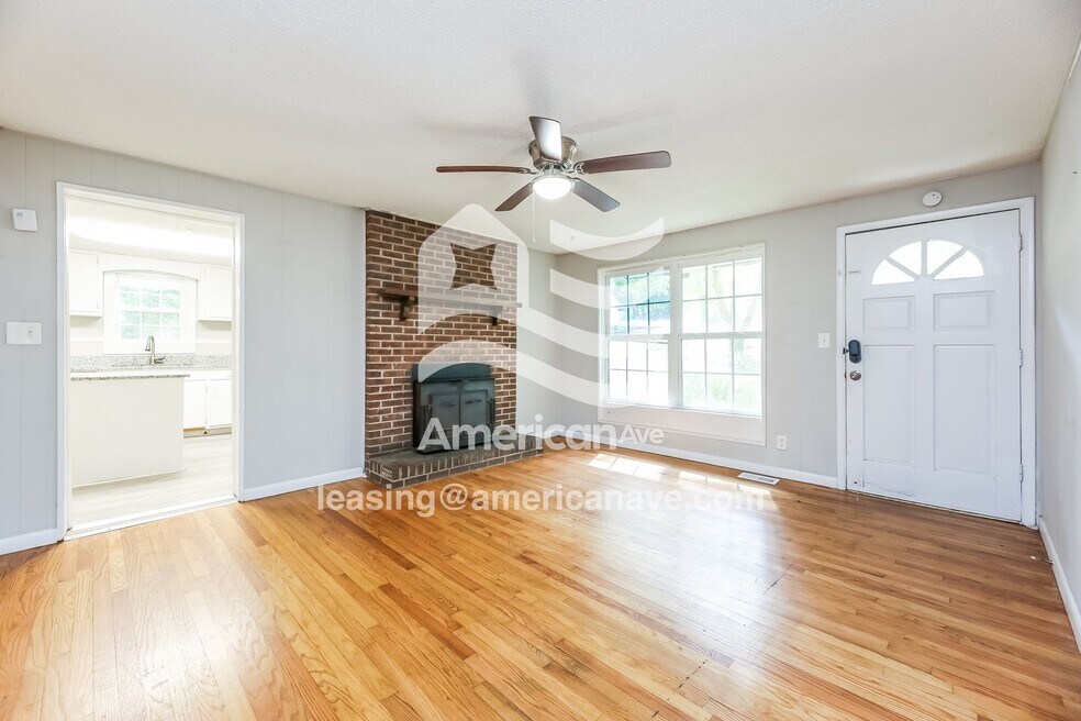 2305 Standing Springs Rd