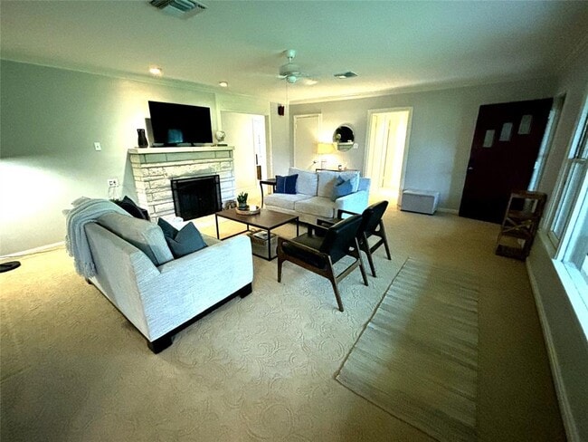 Photo - 737 Oakdale Dr