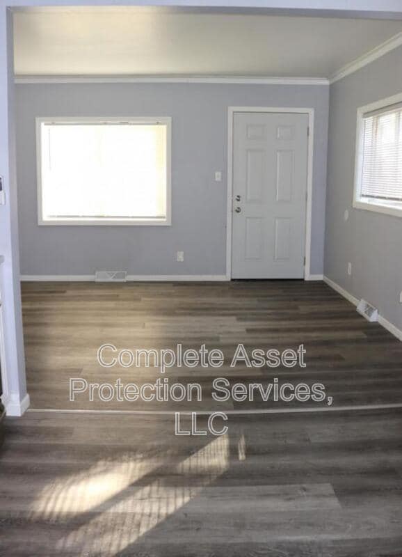 Photo - 3424 Iowa St