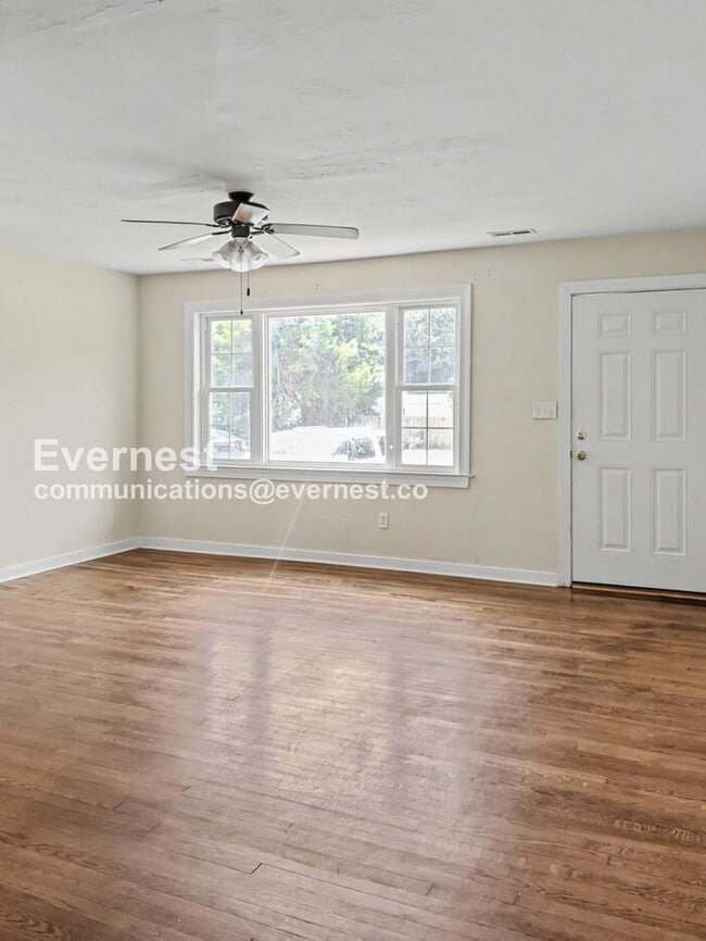 Photo - 907 Coleman Dr