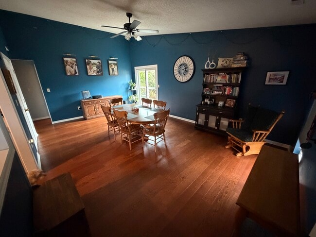 Photo - 8731 Stoneface Rd