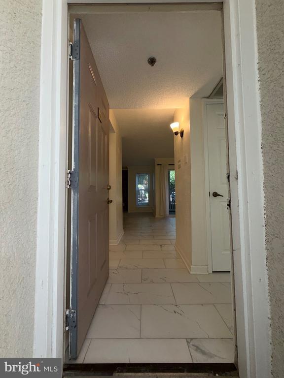 Building Photo - 1504 Lincoln Way Unit 123