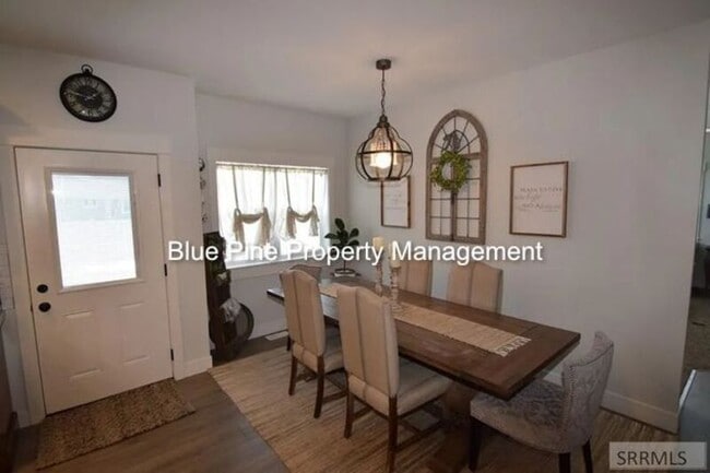 Photo - 705 Birmingham Ln