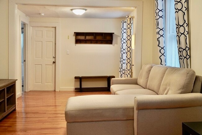 Photo - 27 Turner St Unit 1