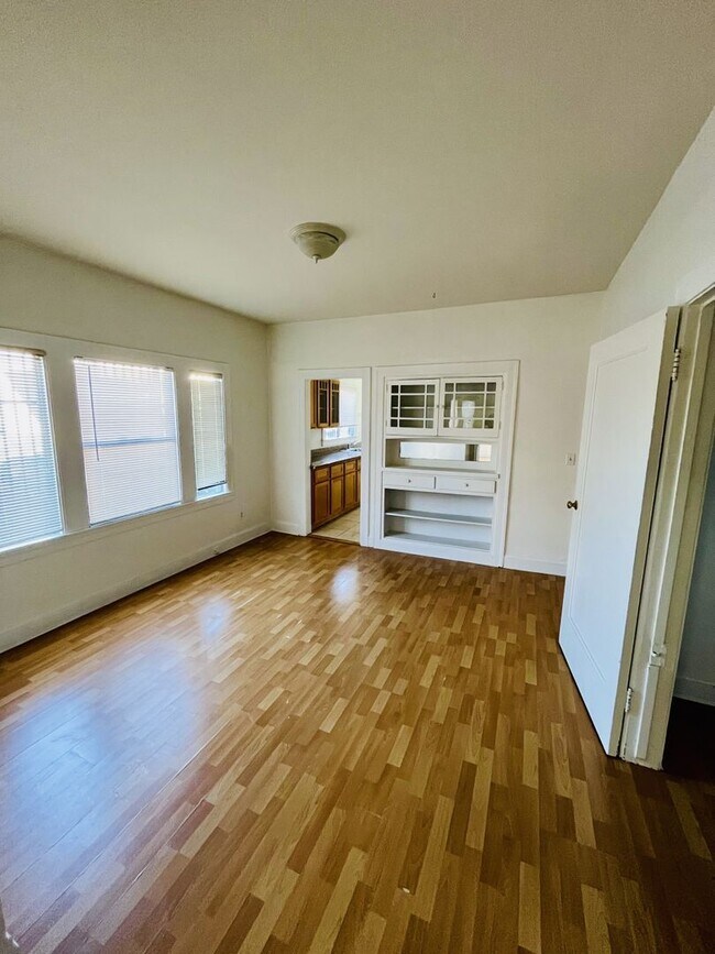 Photo - 520 49th St Unidad D