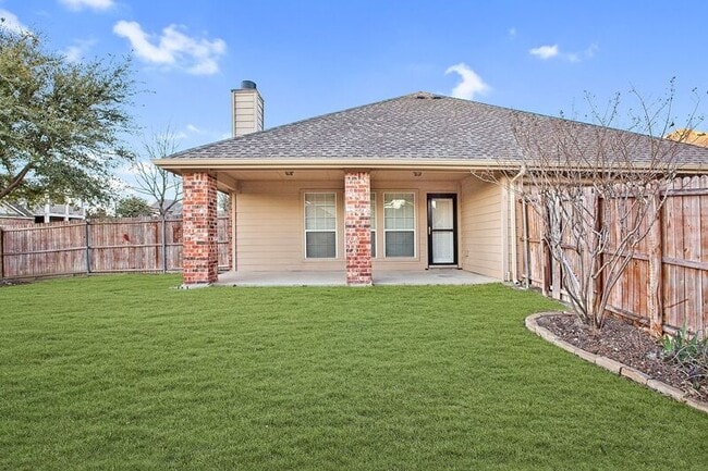 Photo - 5925 Silver Buckle Dr