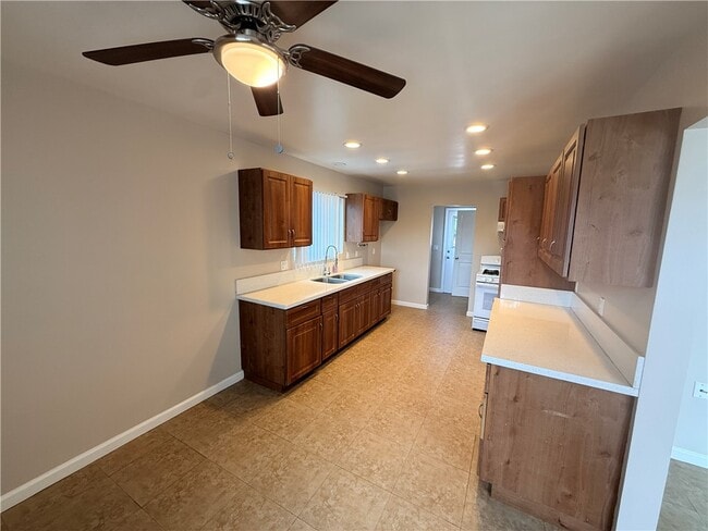 Photo - 1225 Swain St