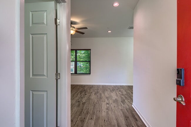 Photo - OFFERING 50% OFF ONE-MONTH'S RENT...QUAINT RENTAL NEAR I-35 Unit 101