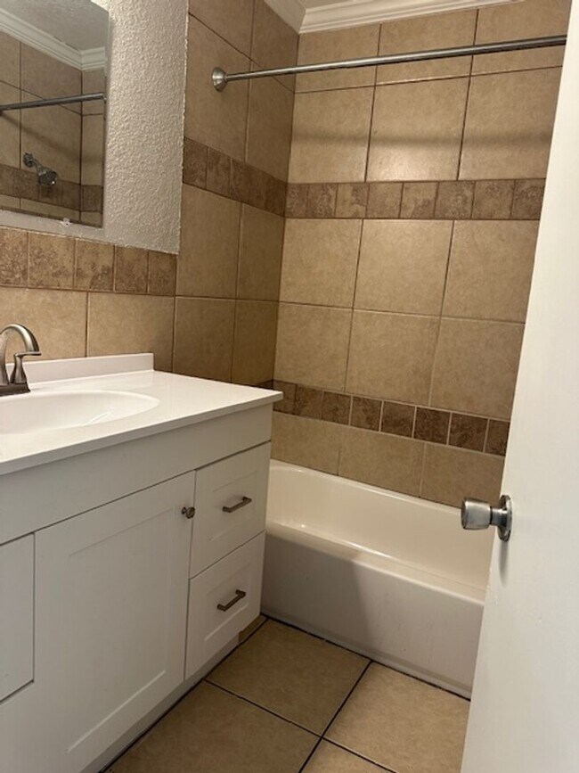 Bowmanor Garden Apartments