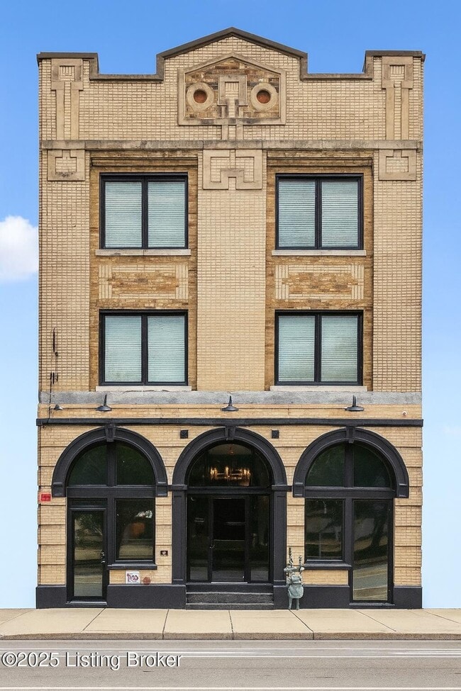 Photo - 1529 W Market St Unit 2