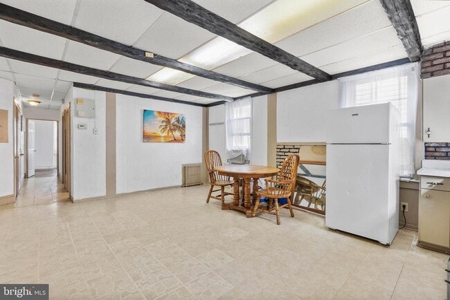 Building Photo - 522 Monmouth St Unit 2 Rental