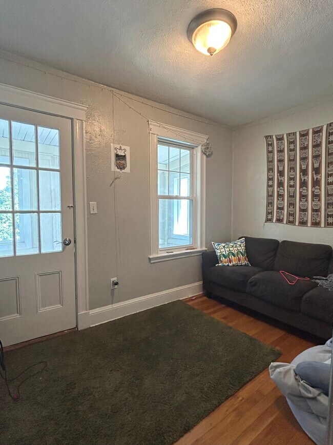 Photo - 60 Litchfield St Unit 2