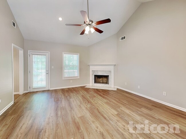 Photo - 205 Highgrove Dr