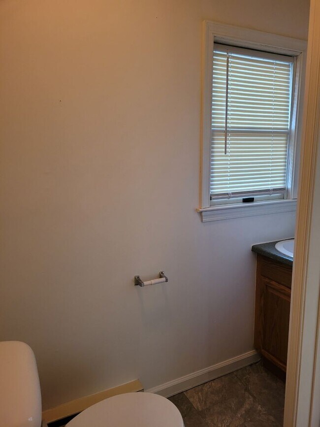 Photo - 48 S Earl St Unit 4